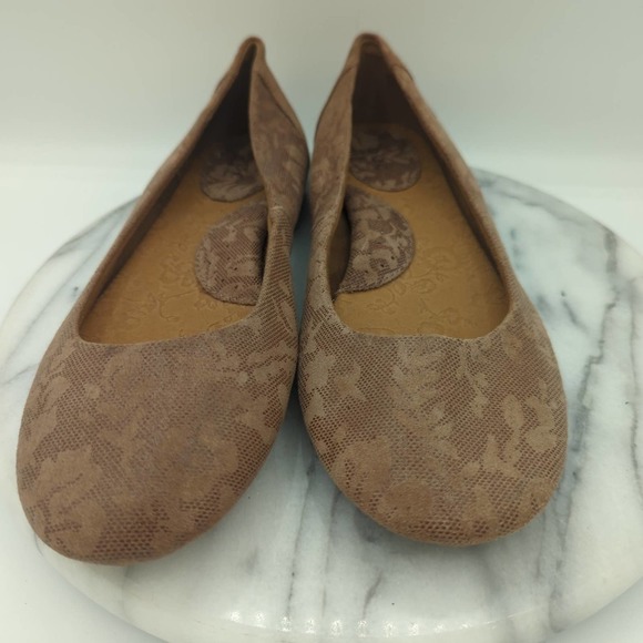 Boc Born Concepts Beige Tan Floral Flats Loafers Slip On Shoes Women's Size 9 - Picture 2 of 11
